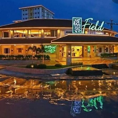 Field Residences Paranaque City Buitenkant foto