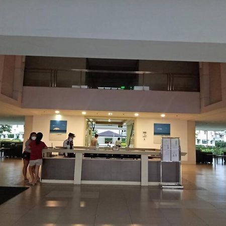 Field Residences Paranaque City Buitenkant foto