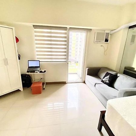 Field Residences Paranaque City Buitenkant foto