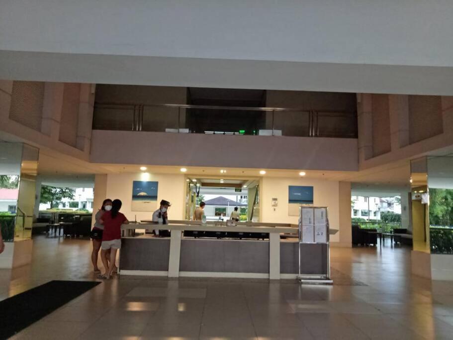 Field Residences Paranaque City Buitenkant foto