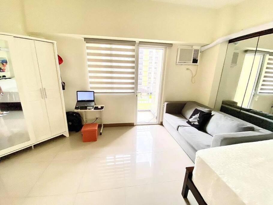 Field Residences Paranaque City Buitenkant foto
